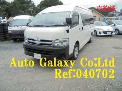 トヨタハイエースコミューターGL４WD１５人乗り