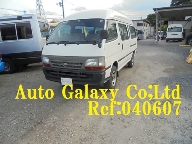 トヨタハイエースコミューターGL１５人乗り（79.8万円）