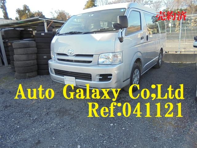 トヨタハイエース１０人乗りDX４WD