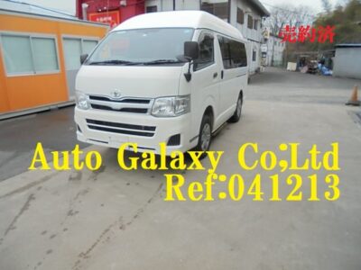 トヨタハイエース４WD１０人乗り福祉車