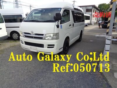 トヨタレジアスエース４WD10人乗り福祉車