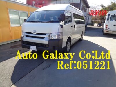 トヨタハイエースコミューターDX４WD１４人乗り