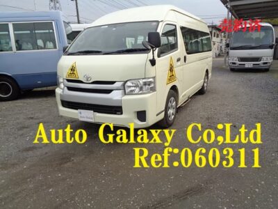 トヨタハイエースコミューター園児バス