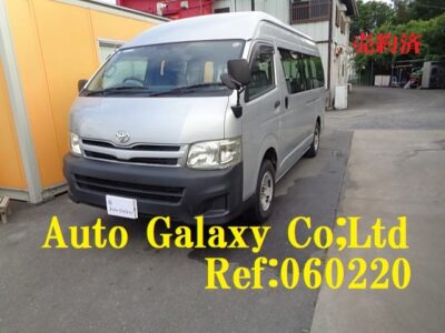 トヨタハイエースコミューターDX4WD15人乗り