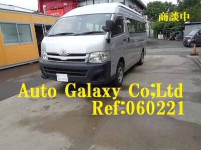 トヨタハイエースコミューターDX４WD１５人乗り