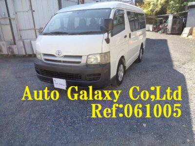 トヨタハイエースDX10人乗り