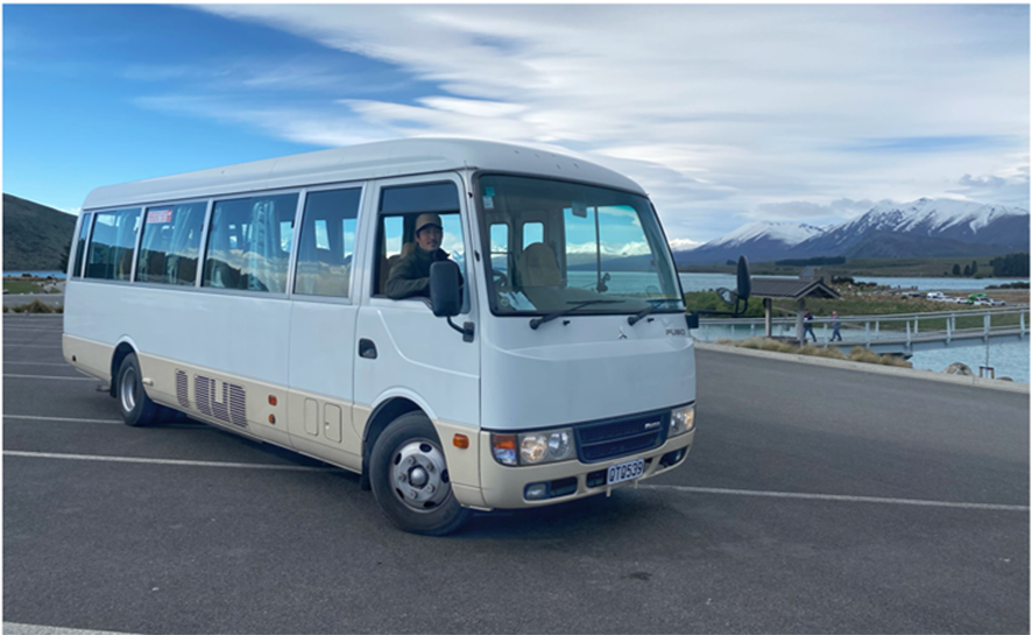 ニュージーランド南島テカポで三菱ローザスーパーロング活躍中です。