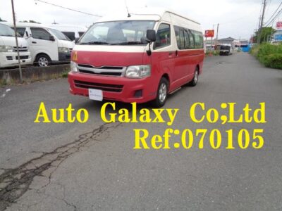 トヨタハイエースコミューター幼児バス