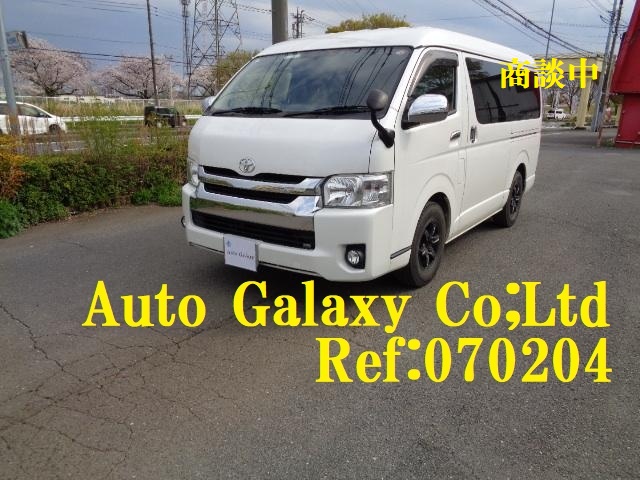 トヨタハイエース10人乗りワゴン