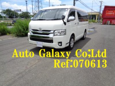 トヨタハイエースワゴンGL10人乗り