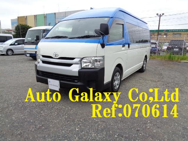 トヨタハイエースコミューターGL14人乗り
