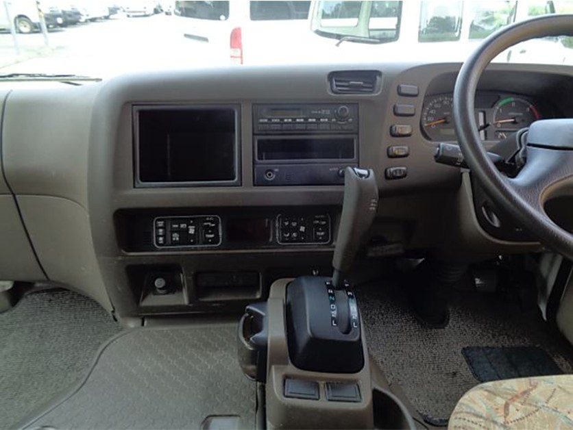 マイクロバス用のカーナビゲーションについて疑問にお答えします。