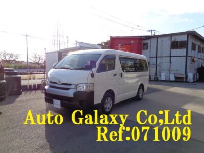 トヨタハイエースワゴンDX4WD10人乗り
