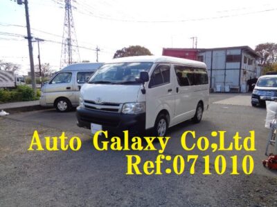 トヨタハイエースワゴンDX4WD10人乗り