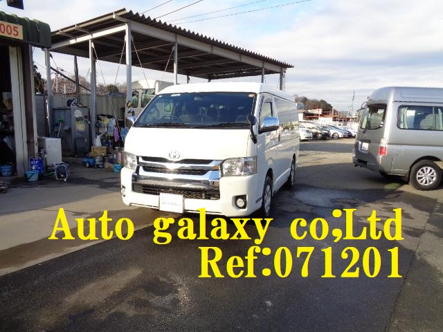 トヨタハイエースワゴンGL10人乗り