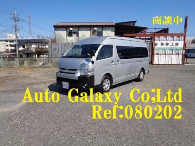 トヨタハイエースコミューター14人乗り