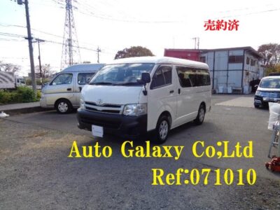 トヨタハイエースワゴンDX4WD10人乗り
