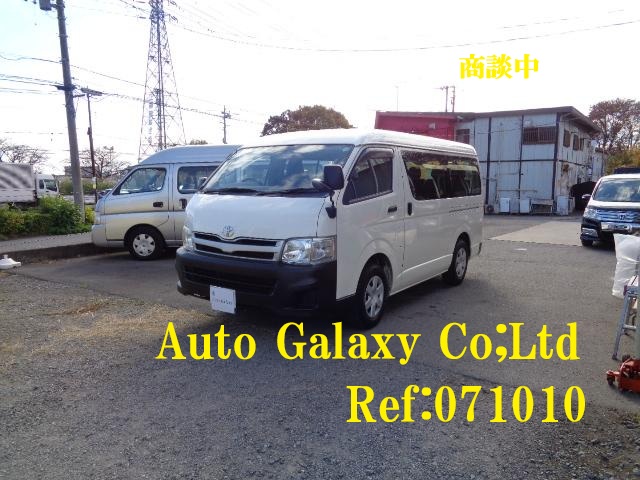 トヨタハイエースワゴンDX4WD10人乗り