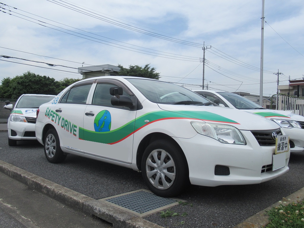 トヨタカローラアクシオ教習車